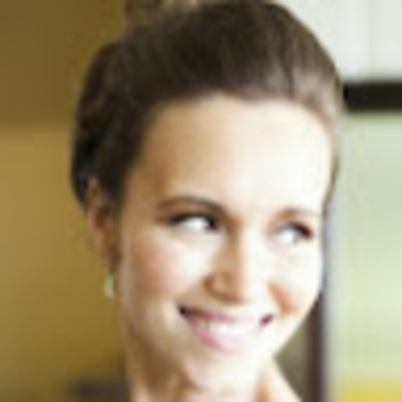 Meet your Posher, Alexia - Picture 1 of 1